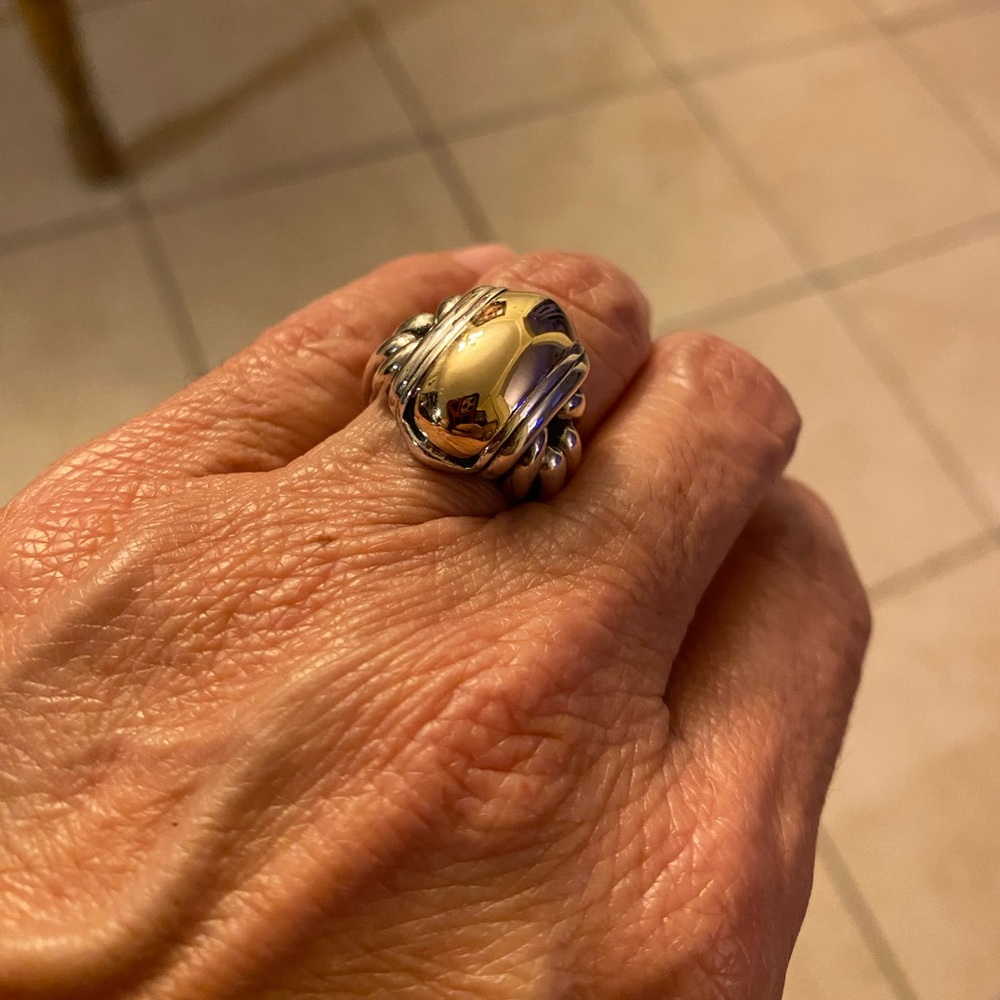 Retired large knot dome ring gold and silver
Sz 7. Has a good stamp - Picture 5 of 8